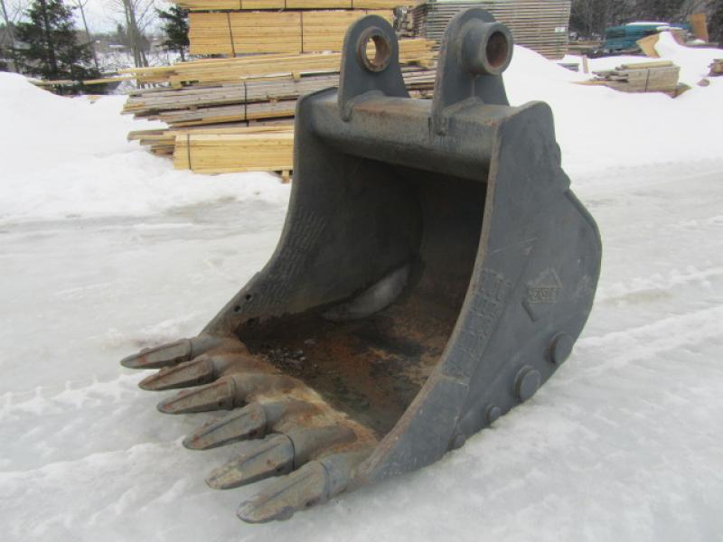 Godet d'excavation Hensley 55'' En Vente chez EquipMtl