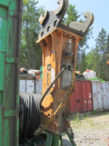 Hydraulic breaker D and A 450V 2017 For Sale at EquipMtl