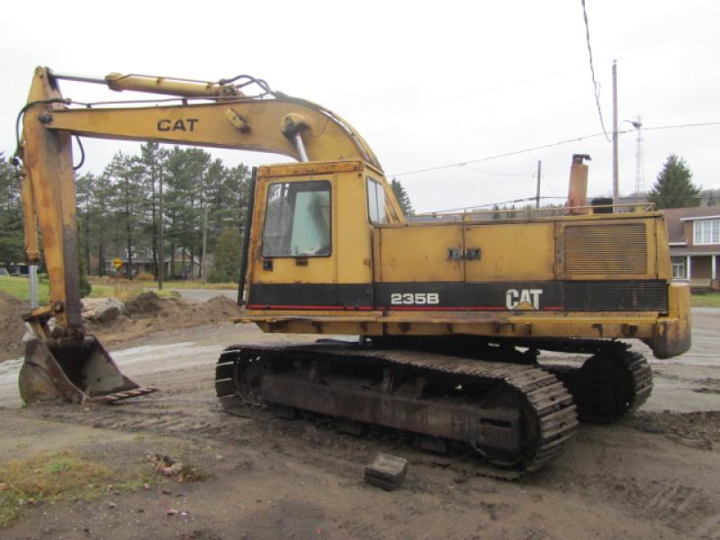 Excavatrice (40 tonnes et plus) Caterpillar 235B 1987 En Vente chez EquipMtl