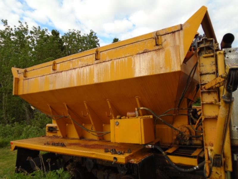 Spreader Tenco For Sale at EquipMtl