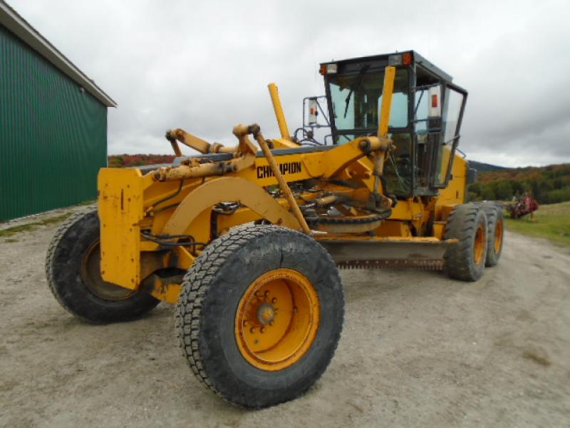 Niveleuse equip. Champion 730A 1993 En Vente chez EquipMtl