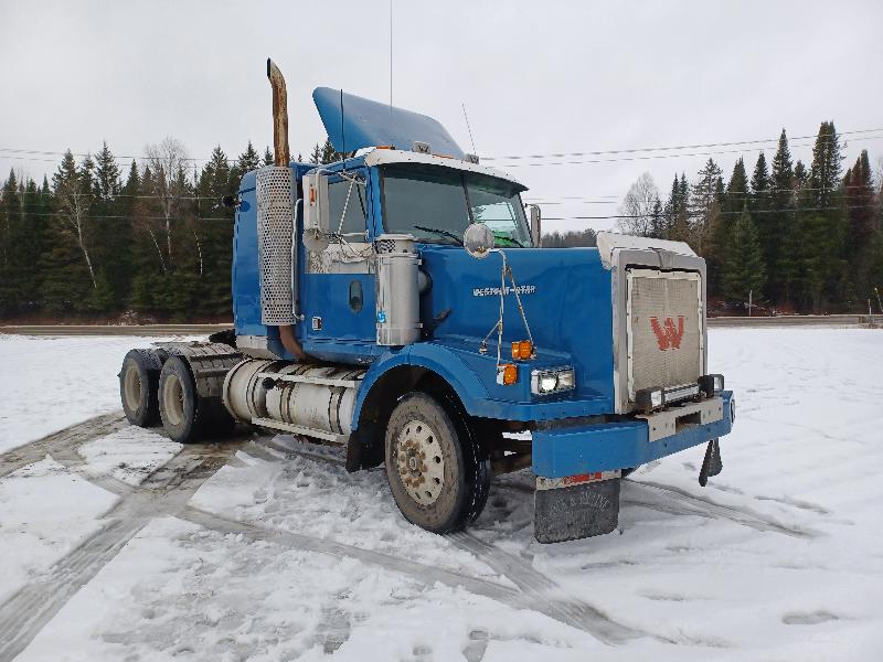 Camion Tracteur 10 roues couchette Western Star 4900E 2000 En Vente chez EquipMtl