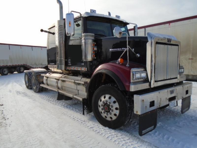 Tractor Truck 10 wheels Sleeper Western Star 4900FA 2013 For Sale at EquipMtl