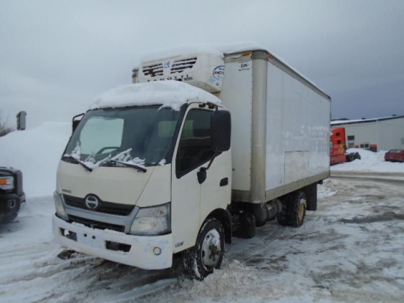 Camion-cube Hino 195 2014 En Vente chez EquipMtl