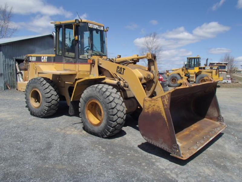 Chargeur sur roues (5 à 30 tonnes) Caterpillar 938F 1995 En Vente chez EquipMtl