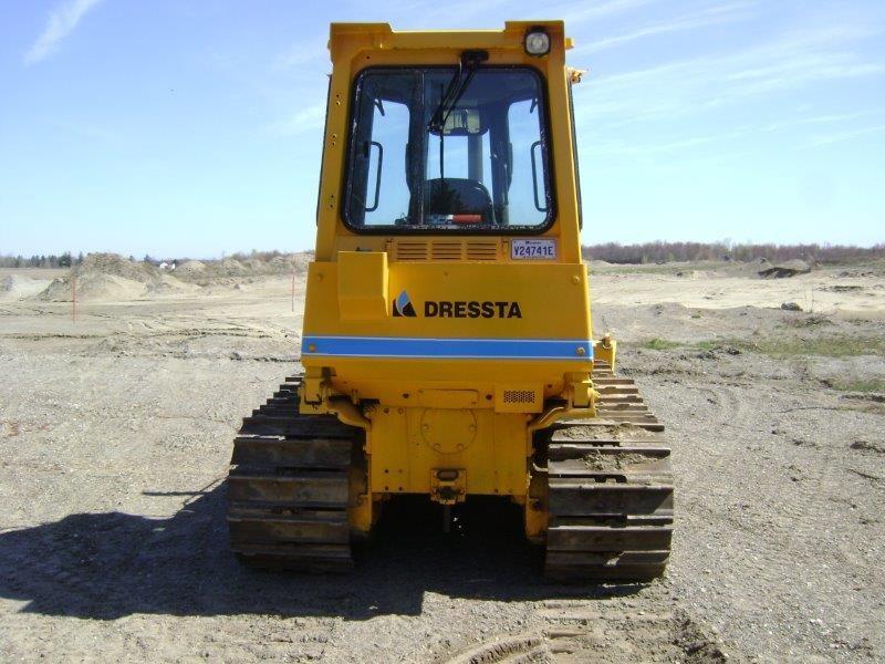 Tracteur à chaînes ( 0 à 15 tonnes) Dressta TD-9M 2007 Équipement en vente chez EquipMtl