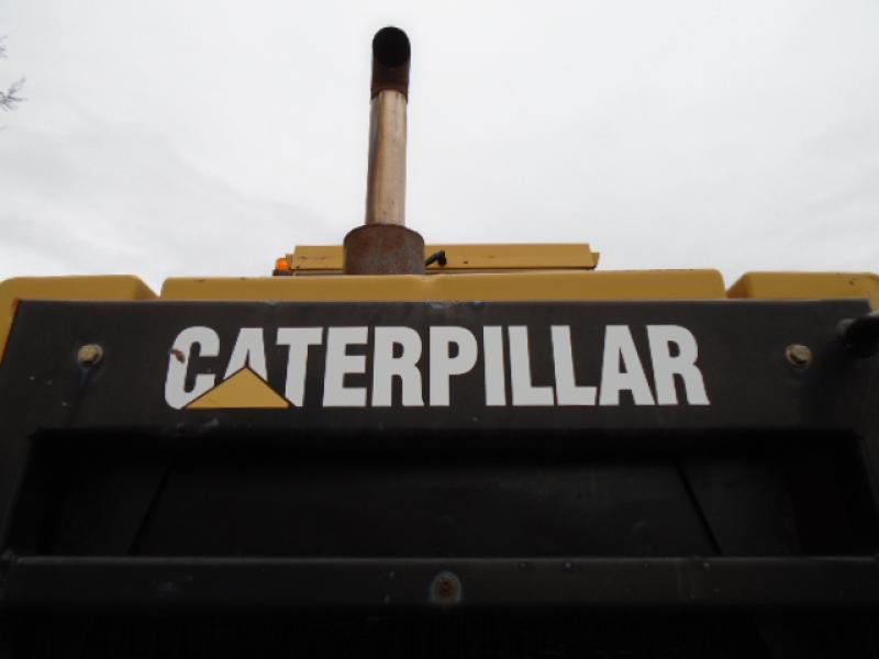 Rouleau compacteur à gravier Caterpillar CS-563 1993 Équipement en vente chez EquipMtl
