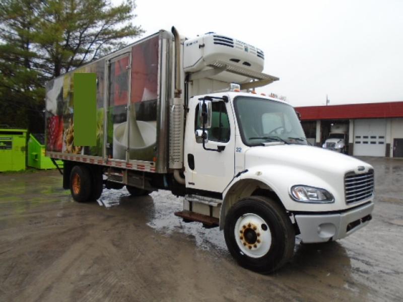 Camion-cube Freightliner FM2 106 2004 En Vente chez EquipMtl