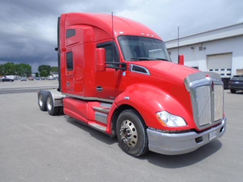 Camion Tracteur 10 roues couchette Kenworth T680 2015 En Vente chez EquipMtl