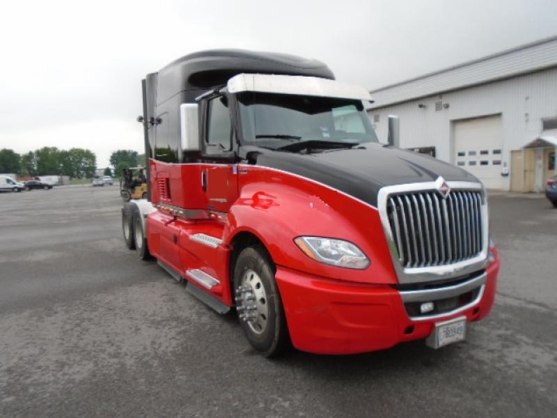 Camion Tracteur 10 roues couchette International LT625 2019 En Vente chez EquipMtl