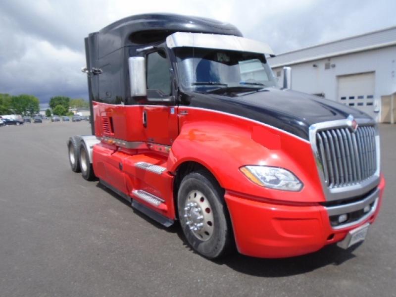 Camion Tracteur 10 roues couchette International LT625 2019 En Vente chez EquipMtl