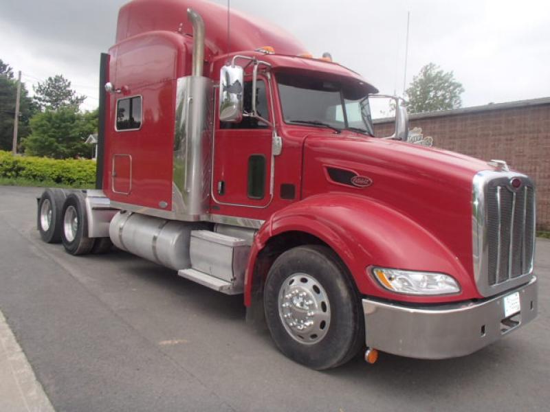 Camion Tracteur 10 roues couchette Peterbilt 386 2010 En Vente chez EquipMtl