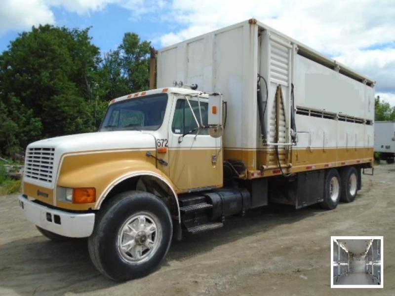 Camion transport animaux International 4900 1996 En Vente chez EquipMtl