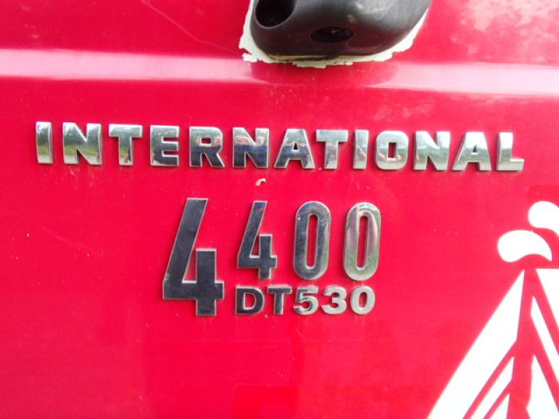 Camion plateforme International 4400 2003 Équipement en vente chez EquipMtl