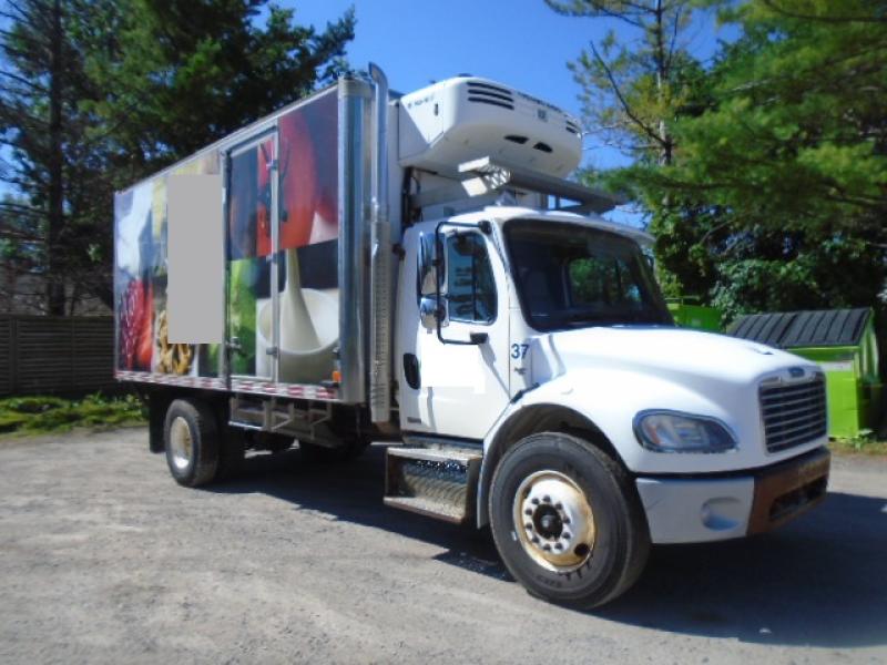 Camion-cube Freightliner Business Class M2 106 2009 En Vente chez EquipMtl