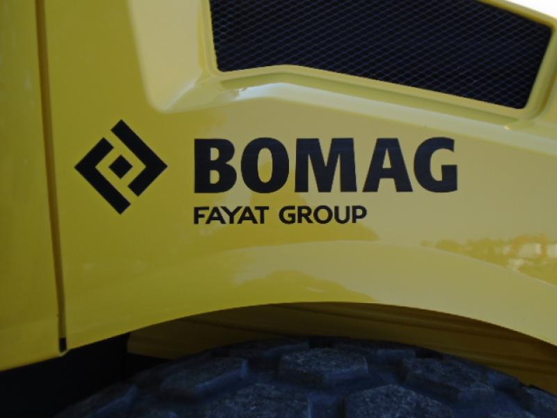 Rouleau compacteur à gravier Bomag BW177D-5 2019 Équipement en vente chez EquipMtl