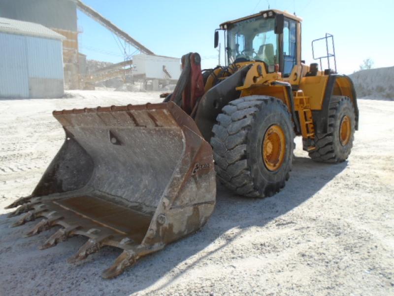 Chargeur sur roues (5 à 30 tonnes) Volvo L220F 2010 En Vente chez EquipMtl