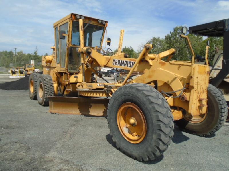 Niveleuse equip. Champion 740A 1989 En Vente chez EquipMtl