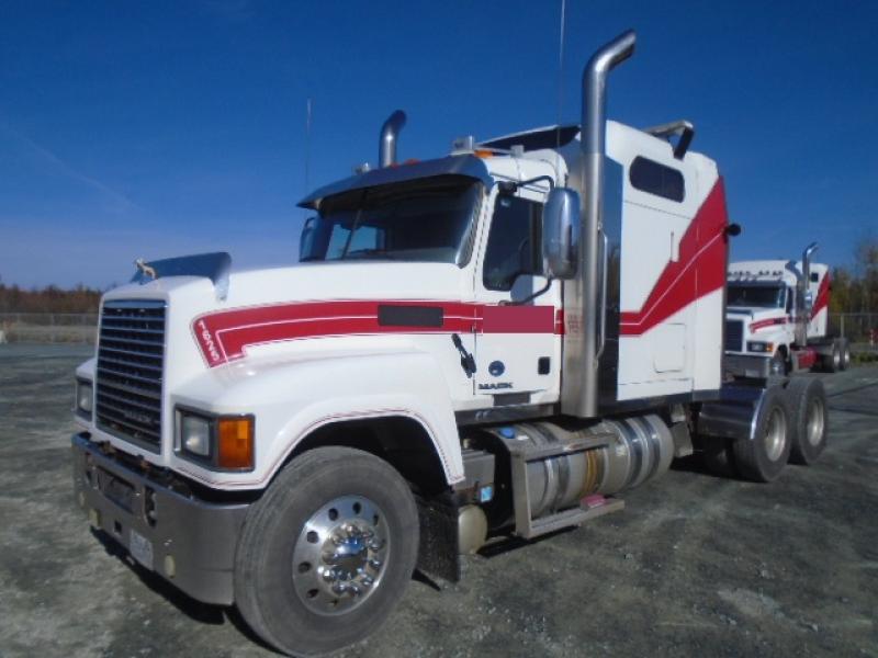 Tractor Truck 10 wheels Sleeper Mack CHU613 2016 For Sale at EquipMtl