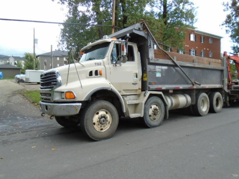 12 wheels dump truck Sterling L9500 2005 For Sale at EquipMtl