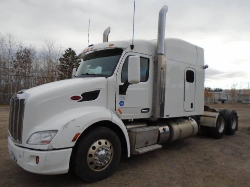 Camion Tracteur 10 roues couchette Peterbilt 579 2016 En Vente chez EquipMtl
