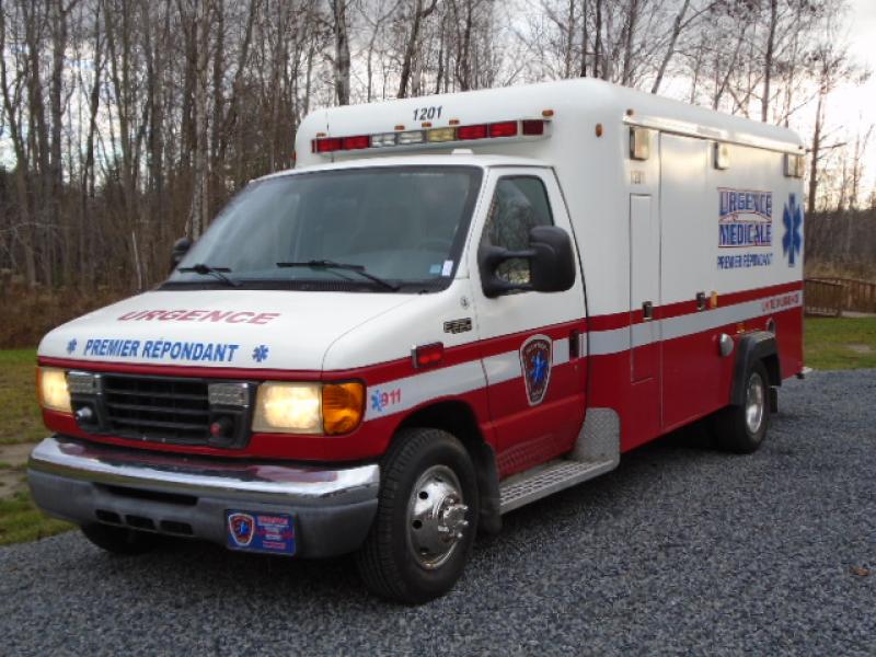 Ambulance Ford E350 SD 2004 En Vente chez EquipMtl