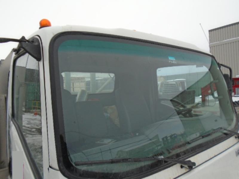 Camion plateforme Isuzu NRR 2013 Équipement en vente chez EquipMtl