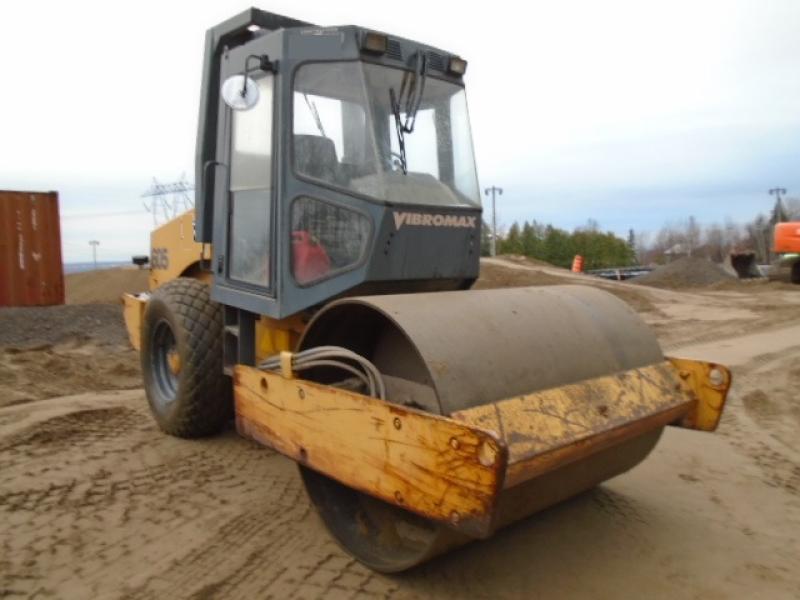 Soil compactor roller VIBROMAX W605D 2000 For Sale at EquipMtl