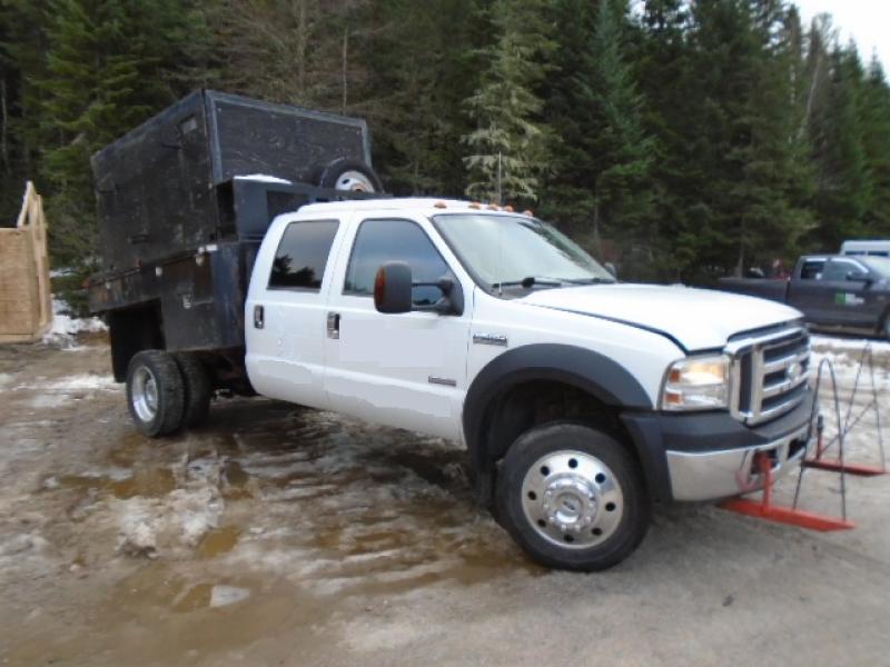 Camion dompeur 6 roues Ford F450 SD 2007 En Vente chez EquipMtl