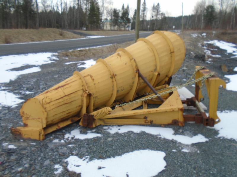 Gratte à neige Gratte à neige Attache rapide (chargeur sur roue) En Vente chez EquipMtl