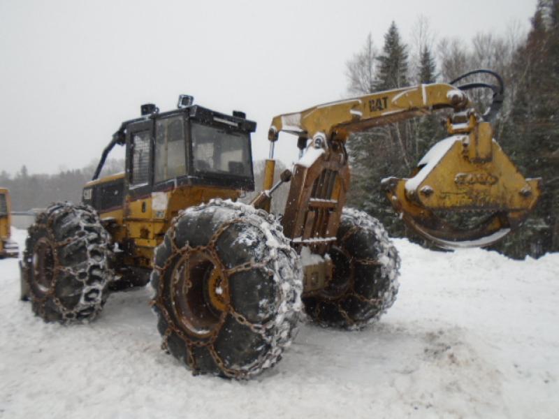 Débusqueuse Caterpillar 525 1999 En Vente chez EquipMtl