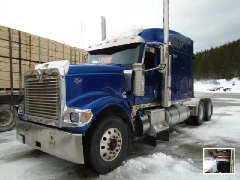 Camion Tracteur 10 roues couchette International 9900i 2015 En Vente chez EquipMtl