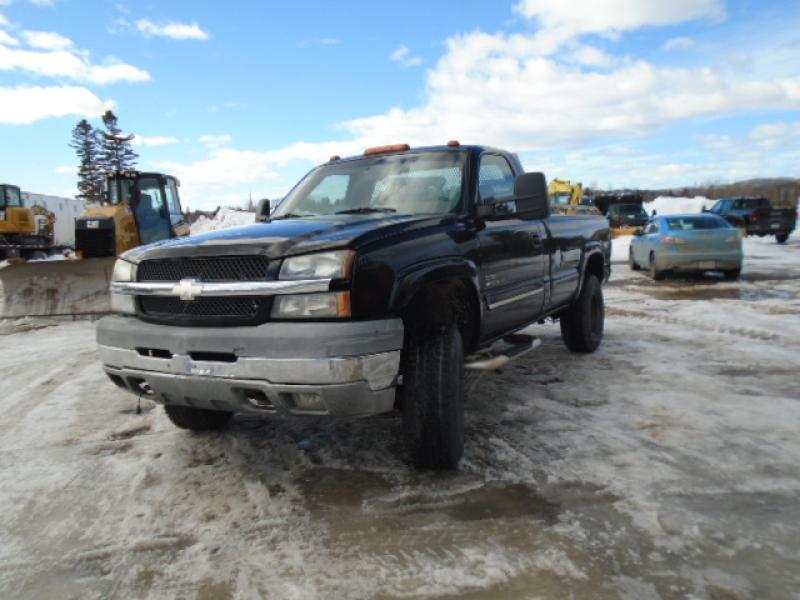 Camionnette 4X4 Chevrolet Silverado 2500HD 2003 En Vente chez EquipMtl