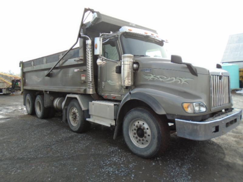 12 wheels dump truck International Paystar 9500i 2016 For Sale at EquipMtl