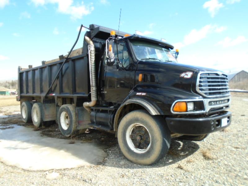 Lift axles non-directional dump truck Sterling L9513 2000 For Sale at EquipMtl