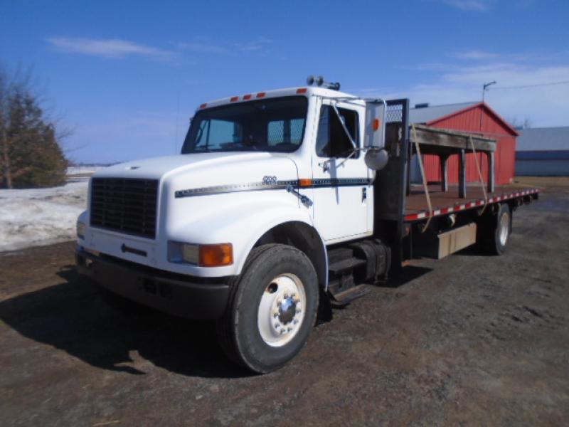 Flatbed truck International 4700 2000 For Sale at EquipMtl