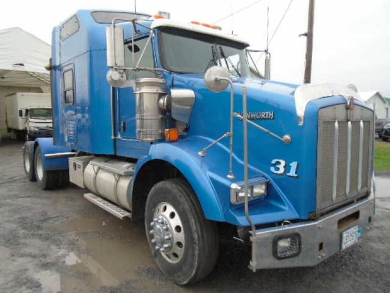 Camion Tracteur 10 roues couchette Kenworth T800 2011 En Vente chez EquipMtl