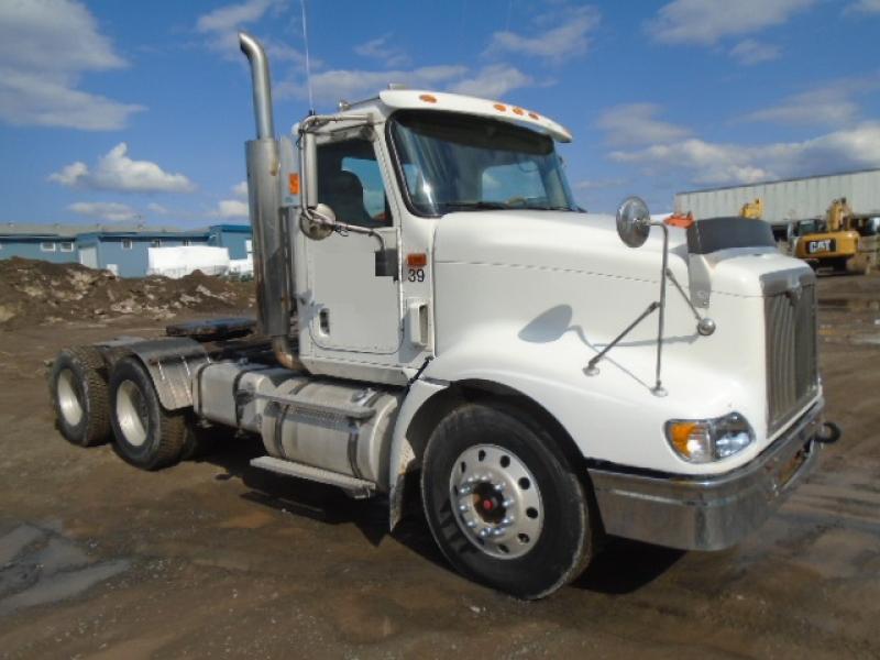 Tractor truck 10 wheels Day Cab International 9400i 2006 For Sale at EquipMtl