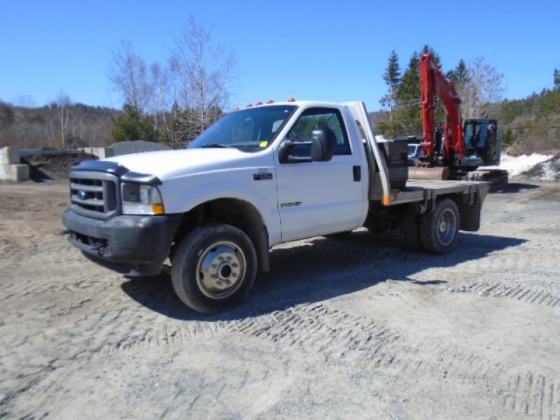 Camion plateforme Ford F550SD 2003 En Vente chez EquipMtl
