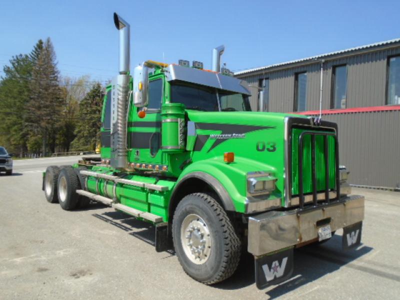 Camion Tracteur 10 roues couchette Western Star 4900SF 2015 En Vente chez EquipMtl