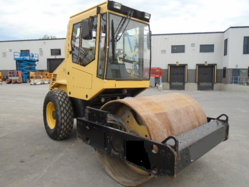 Rouleau compacteur à gravier Bomag BW177D-3 2007 En Vente chez EquipMtl
