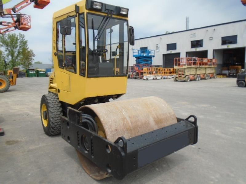 Rouleau compacteur à gravier Bomag BW145D-3 2007 En Vente chez EquipMtl