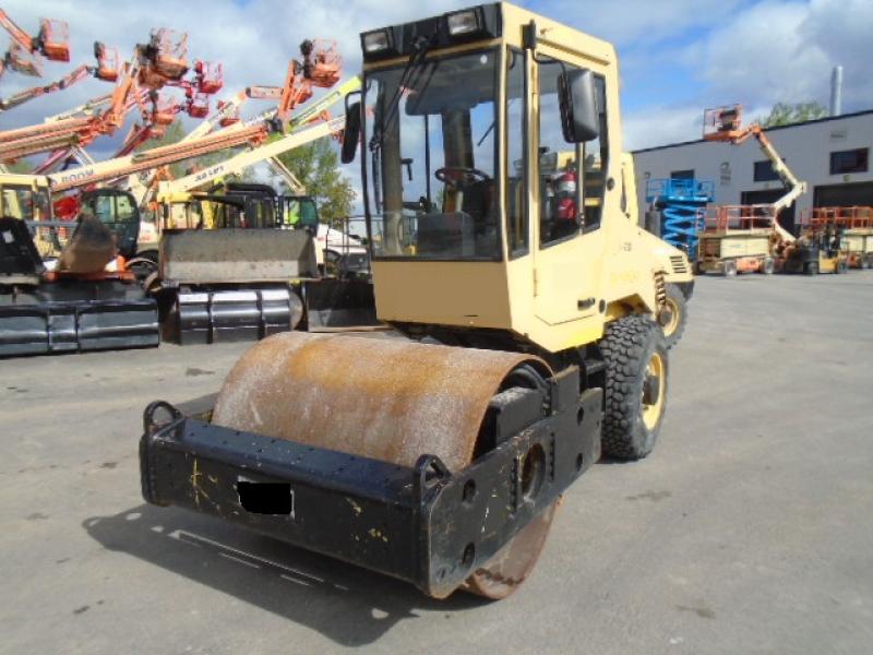 Soil compactor roller Bomag BW145D-3 2004 For Sale at EquipMtl