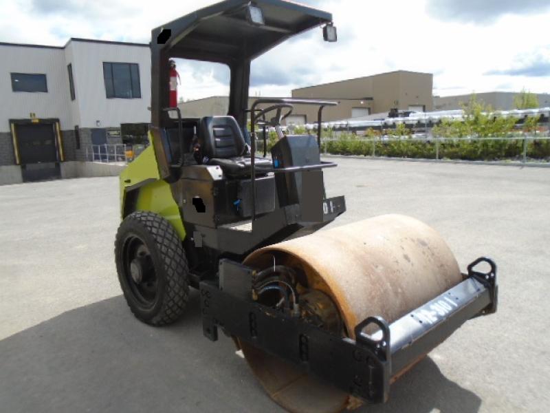 Rouleau compacteur à gravier Bomag BW124DH-3 2005 En Vente chez EquipMtl