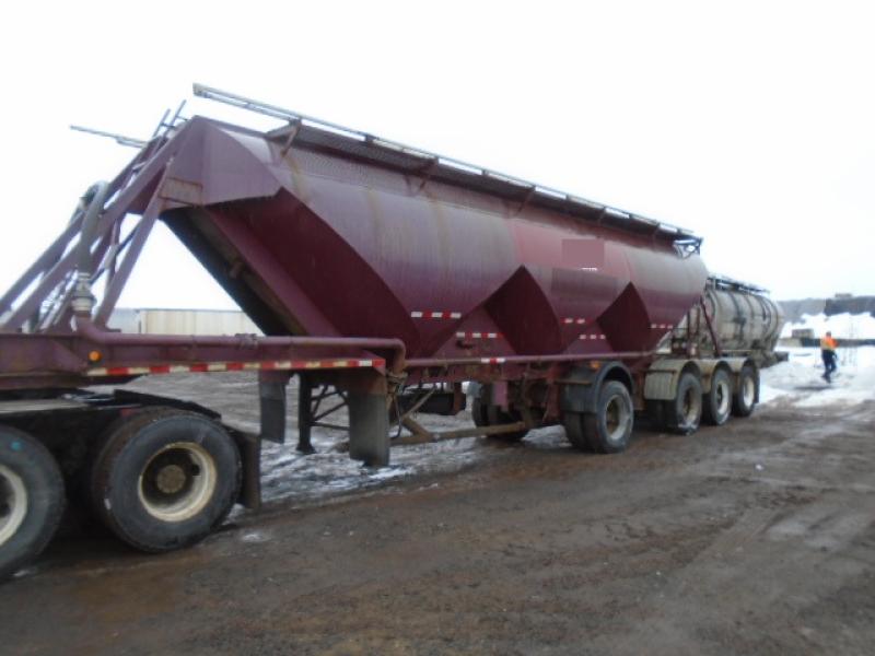 4 essieux Fruehauf HEBX3 1987 En Vente chez EquipMtl