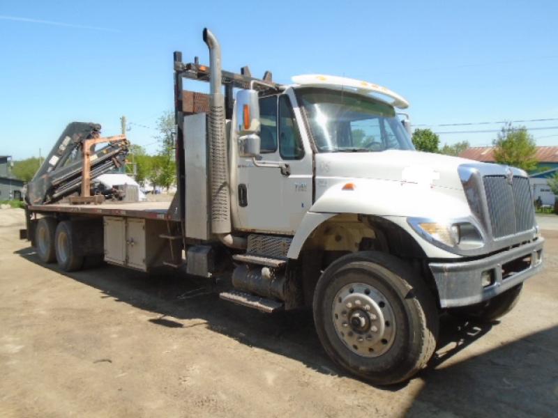 Camion plateforme International 7500 2005 En Vente chez EquipMtl
