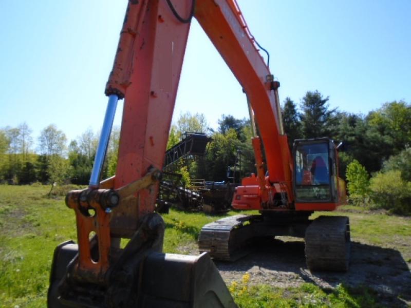 Excavator (20 to 39 tons) Hitachi ZX330LC 2005 For Sale at EquipMtl