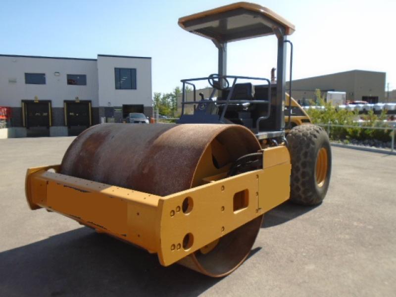 Rouleau compacteur à gravier SuperPac 8410 2003 En Vente chez EquipMtl