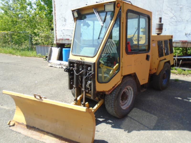 Mini snow plow Trackless MT5T 1999 For Sale at EquipMtl