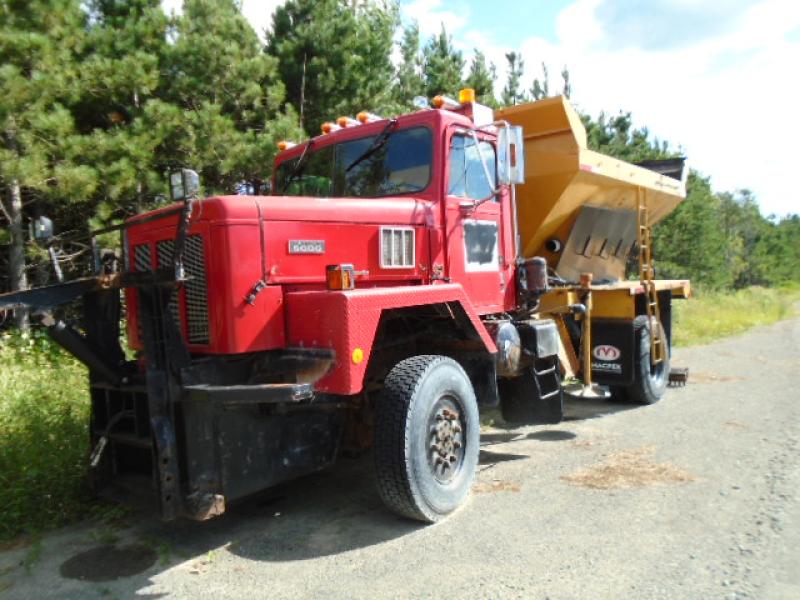Plow truck International Paystar 5070 1989 For Sale at EquipMtl